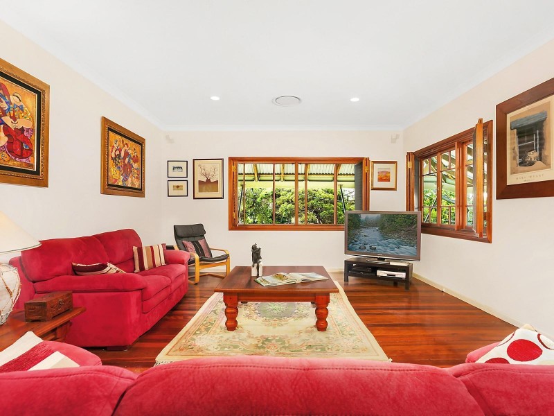 12 Fifth Avenue, St Lucia QLD 4067