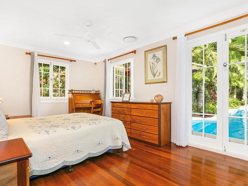 12 Fifth Avenue, St Lucia QLD 4067