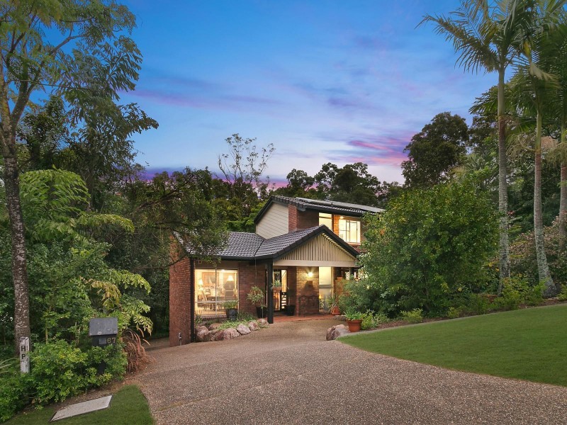 67 Maculata Drive, Chapel Hill QLD 4069