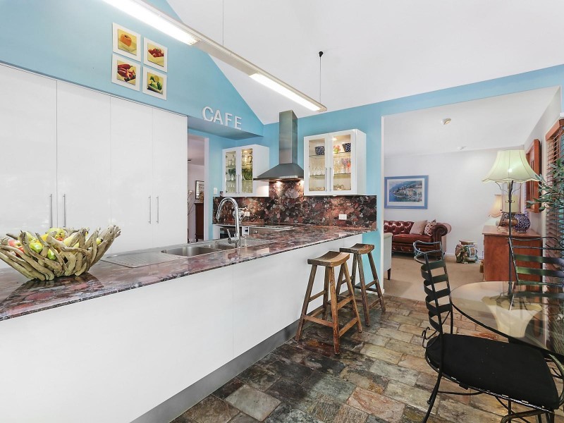 67 Maculata Drive, Chapel Hill QLD 4069