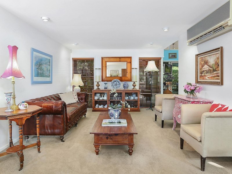 67 Maculata Drive, Chapel Hill QLD 4069