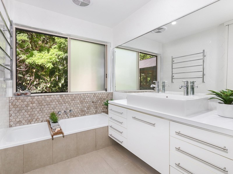 67 Maculata Drive, Chapel Hill QLD 4069