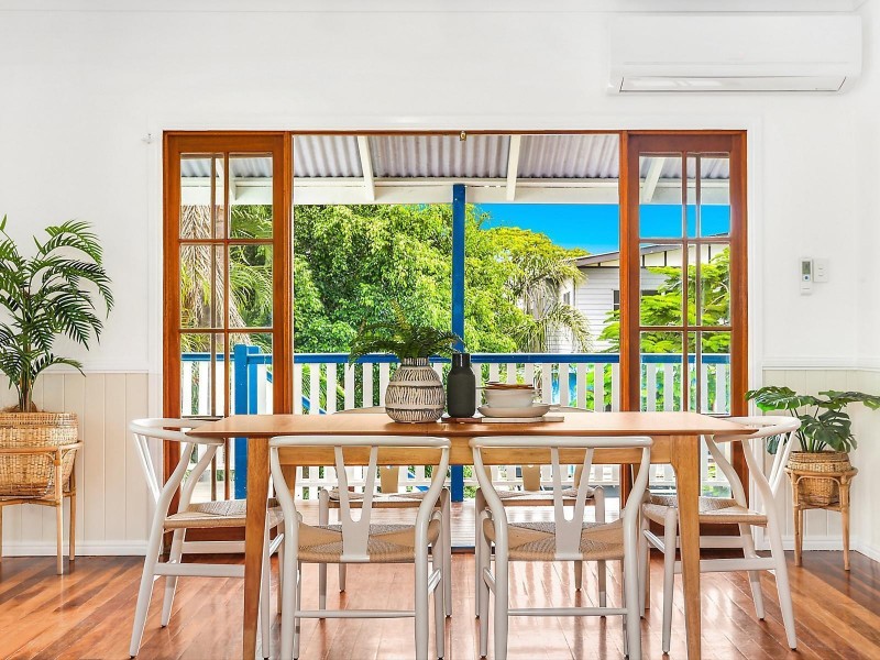 17 Longfellow Street, Norman Park QLD 4170