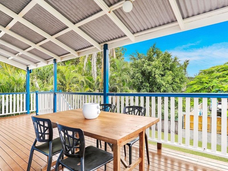17 Longfellow Street, Norman Park QLD 4170