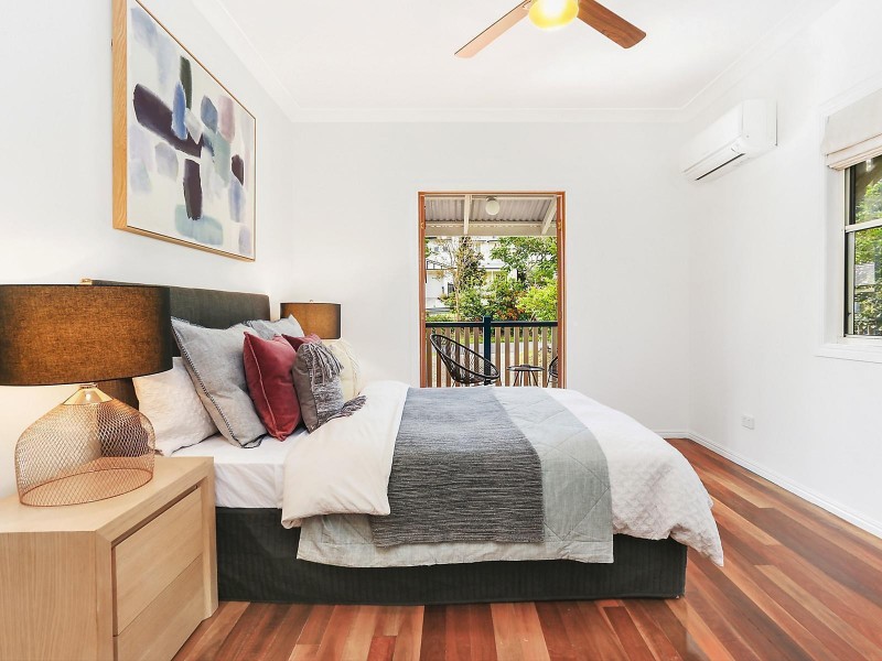17 Longfellow Street, Norman Park QLD 4170