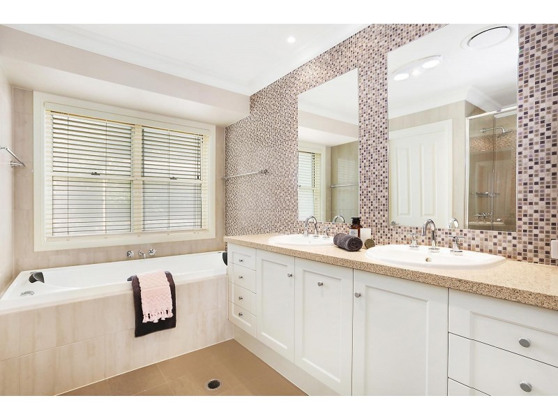 16 Castile Street, Indooroopilly QLD 4068