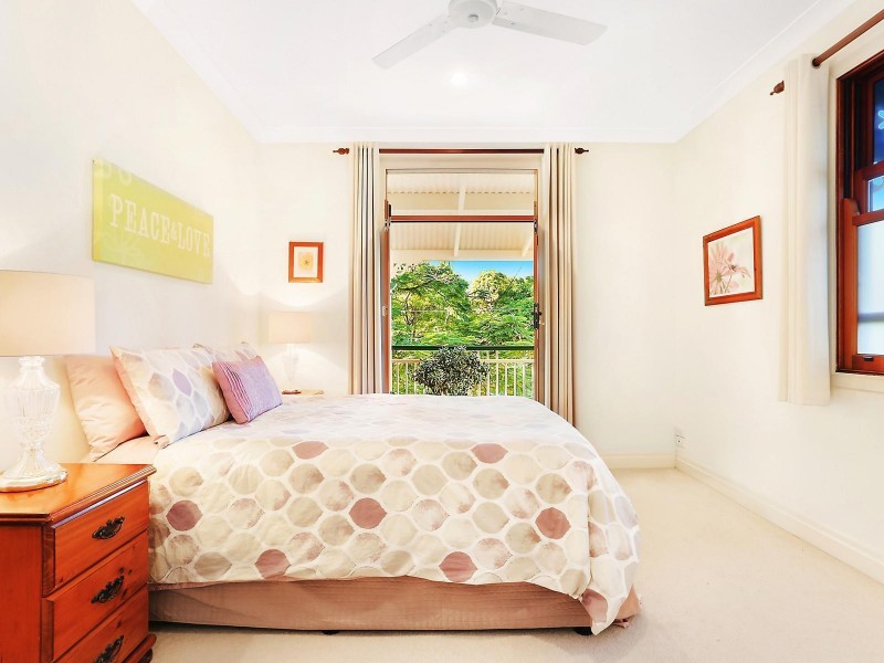 20 Disraeli Street, Indooroopilly QLD 4068