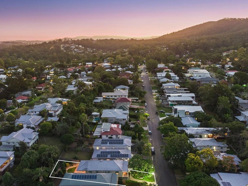 20 Disraeli Street, Indooroopilly QLD 4068