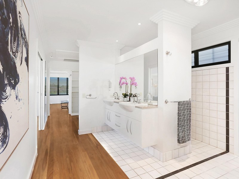 30 Ruskin Street, Taringa QLD 4068