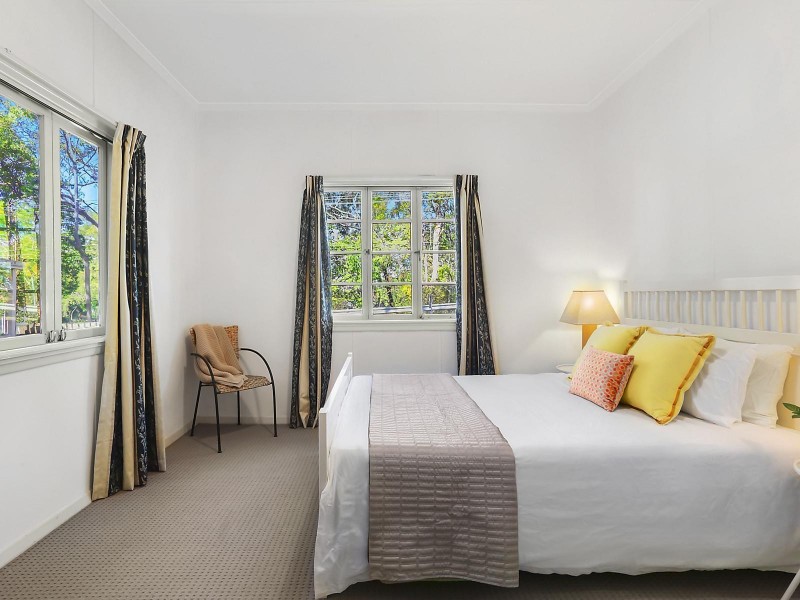 136 Jesmond Road, Indooroopilly QLD 4068