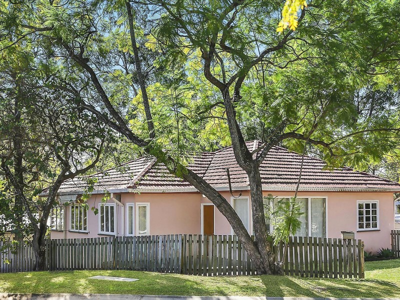 136 Jesmond Road, Indooroopilly QLD 4068