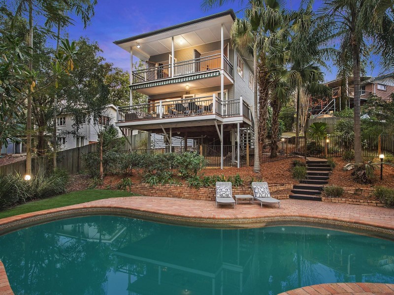 8 Skerry Street, Kenmore QLD 4069