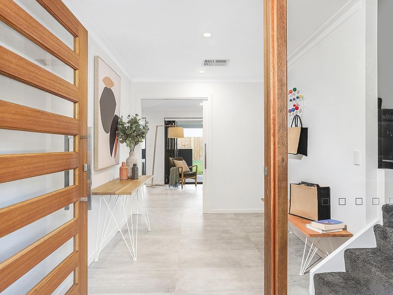 99 Burbong Street, Chapel Hill QLD 4069