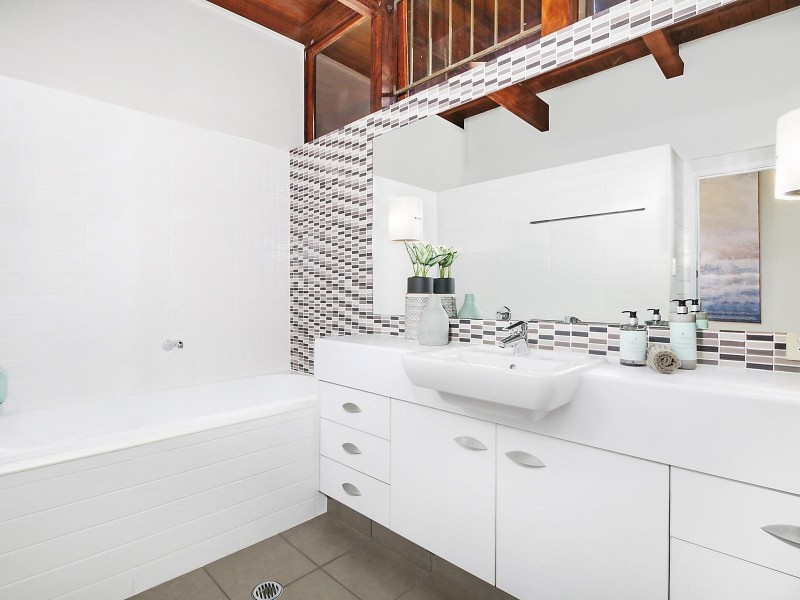 630 Jesmond Road, Fig Tree Pocket QLD 4069