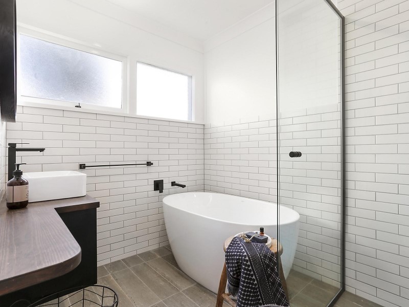 3 Skye Street, Kenmore QLD 4069