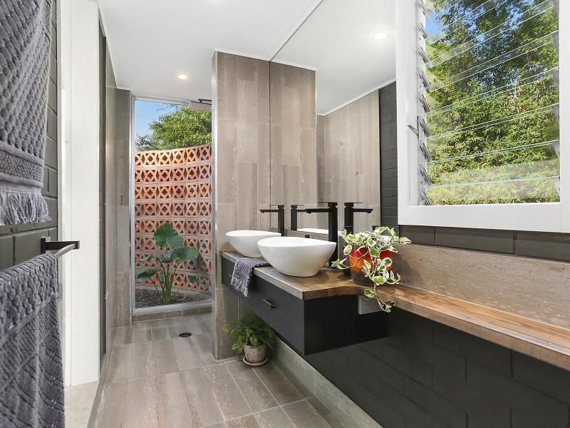 3 Skye Street, Kenmore QLD 4069