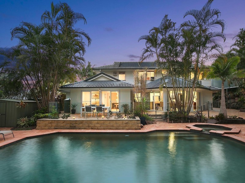 19 Ngeringa Crescent, Chapel Hill QLD 4069