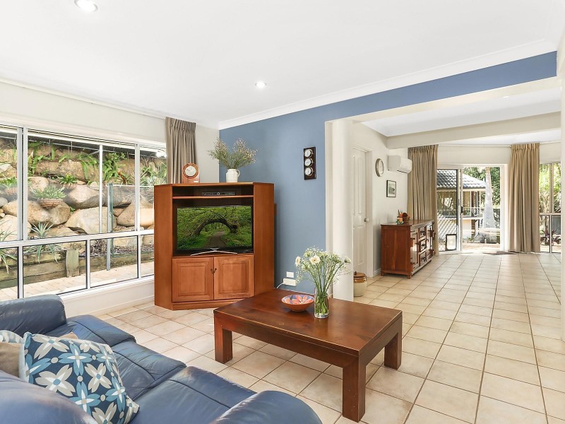19 Ngeringa Crescent, Chapel Hill QLD 4069
