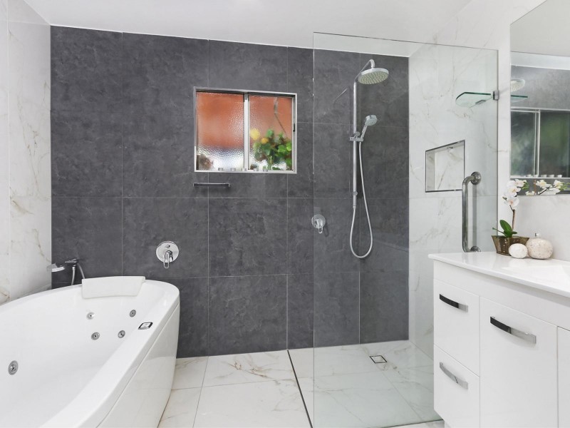 29 Larool Street, Kenmore QLD 4069