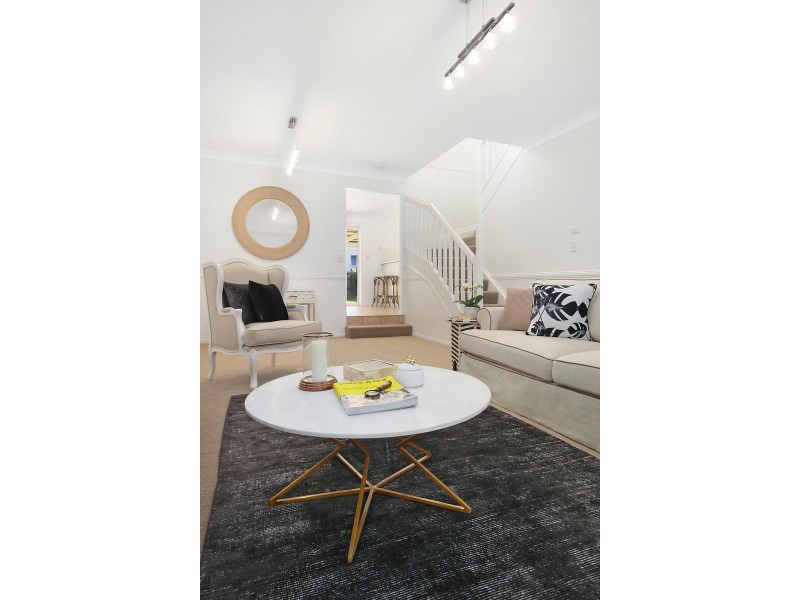 23 Queens Road, Taringa QLD 4068