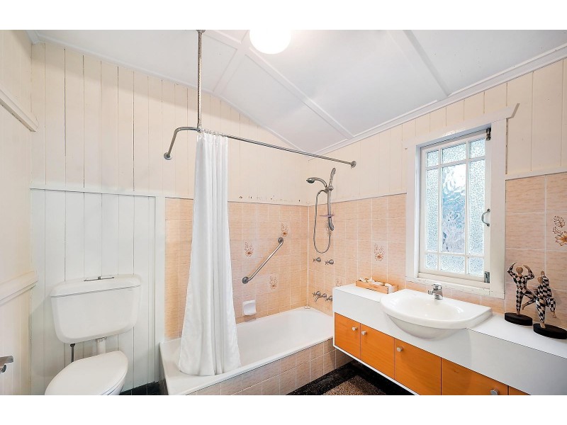 25 Acton Street, Ashgrove QLD 4060