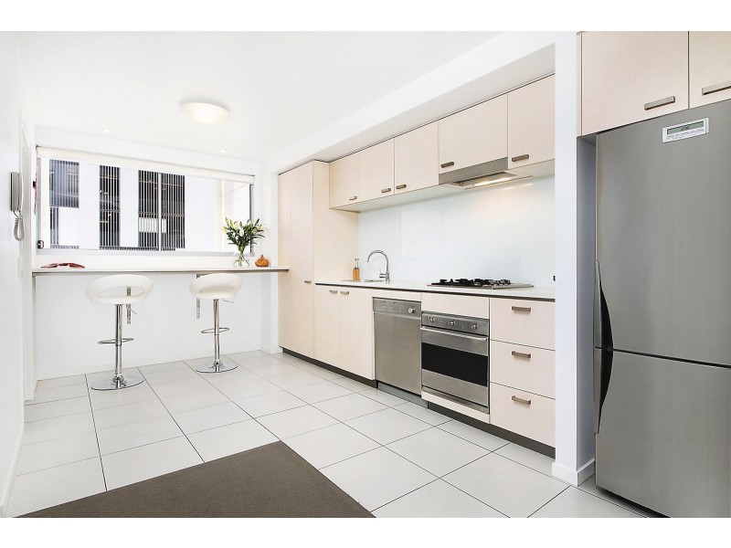 15/15 Walsh Street, Milton QLD 4064