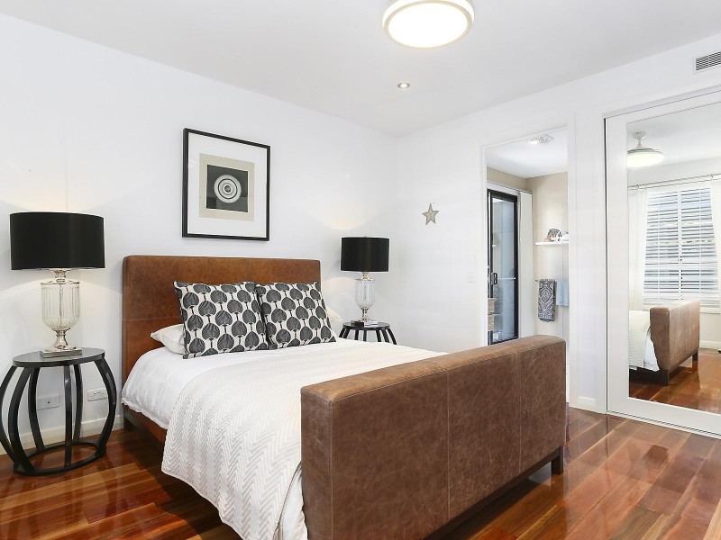 32 Burdekin Drive, Sinnamon Park QLD 4073