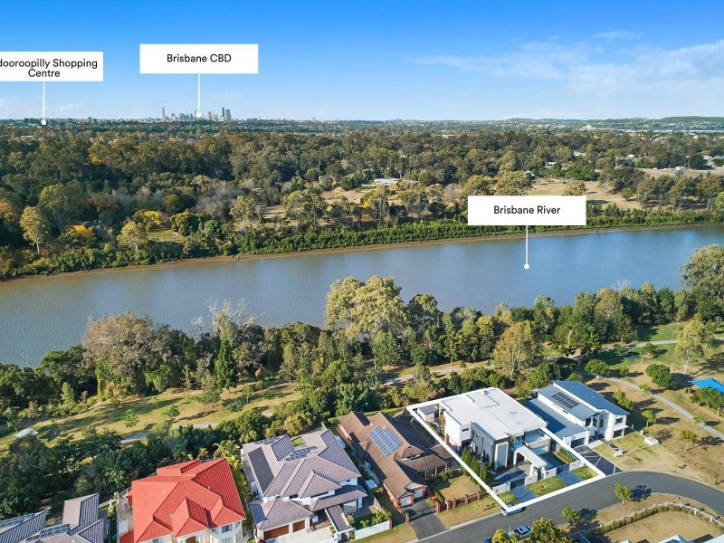 32 Burdekin Drive, Sinnamon Park QLD 4073