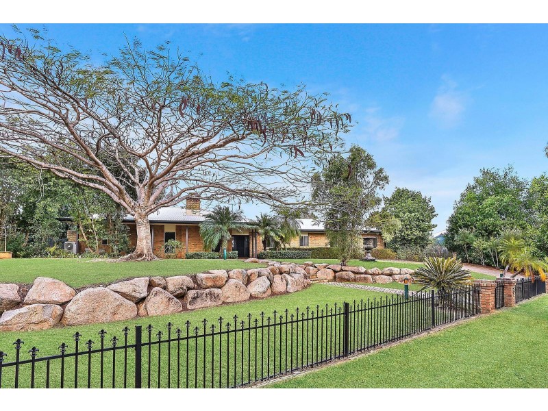 15 Lagoon Crescent, Bellbowrie QLD 4070
