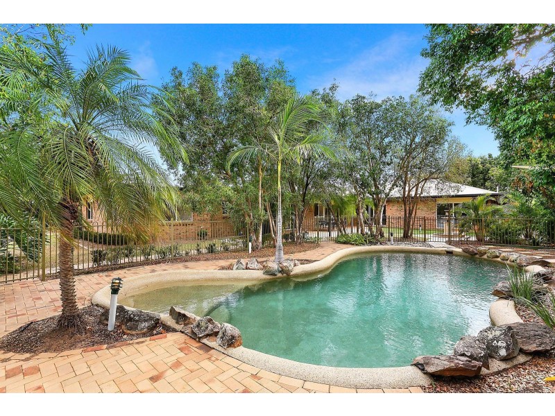 15 Lagoon Crescent, Bellbowrie QLD 4070