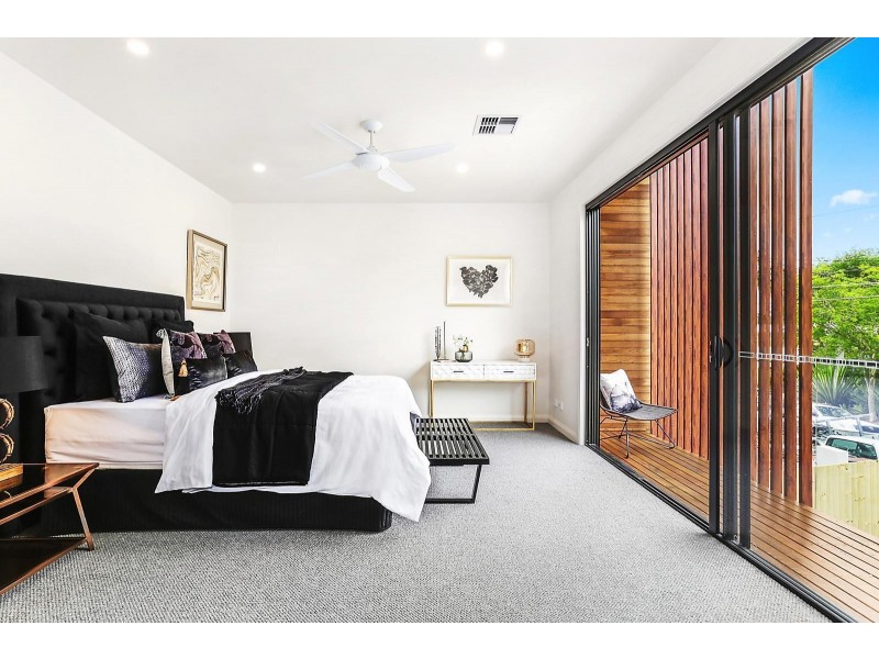 10 Charlane Avenue, Indooroopilly QLD 4068