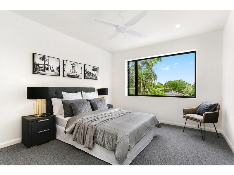 10 Charlane Avenue, Indooroopilly QLD 4068