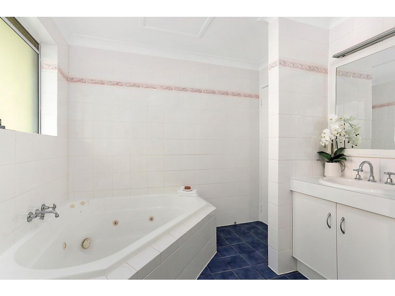 7 Nolina Court, Indooroopilly QLD 4068