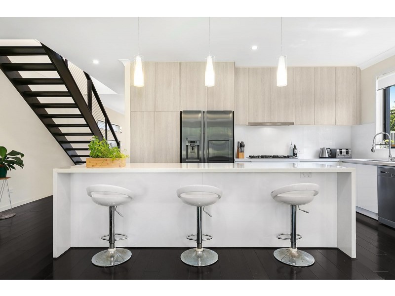 8 McCurley Street, Wynnum West QLD 4178