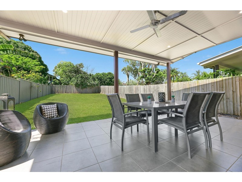 8 McCurley Street, Wynnum West QLD 4178