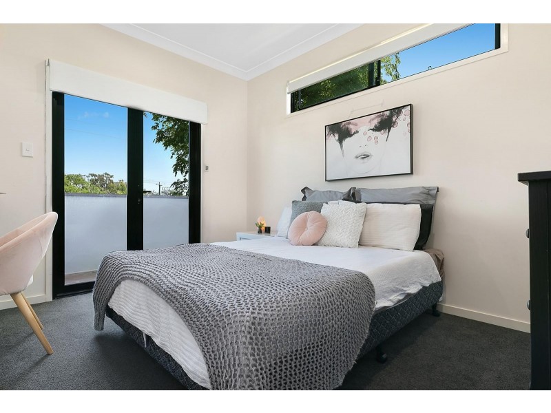8 McCurley Street, Wynnum West QLD 4178