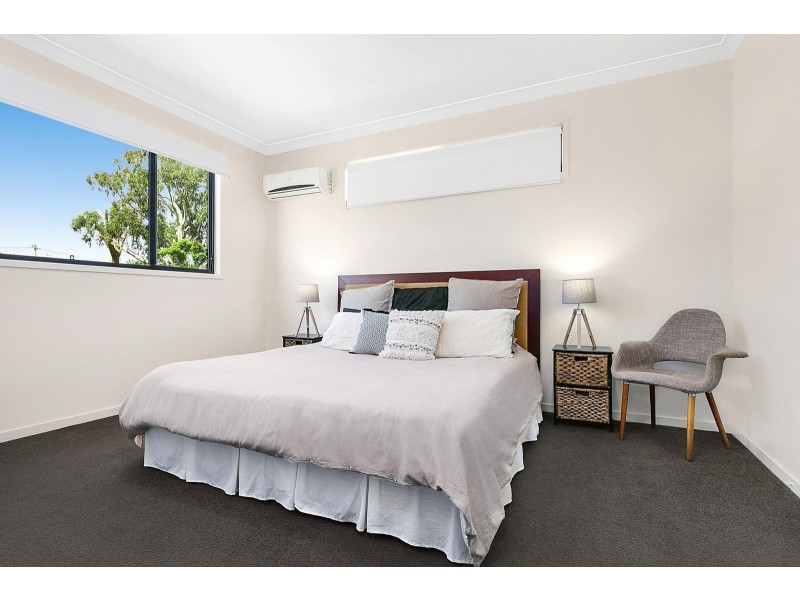 8 McCurley Street, Wynnum West QLD 4178