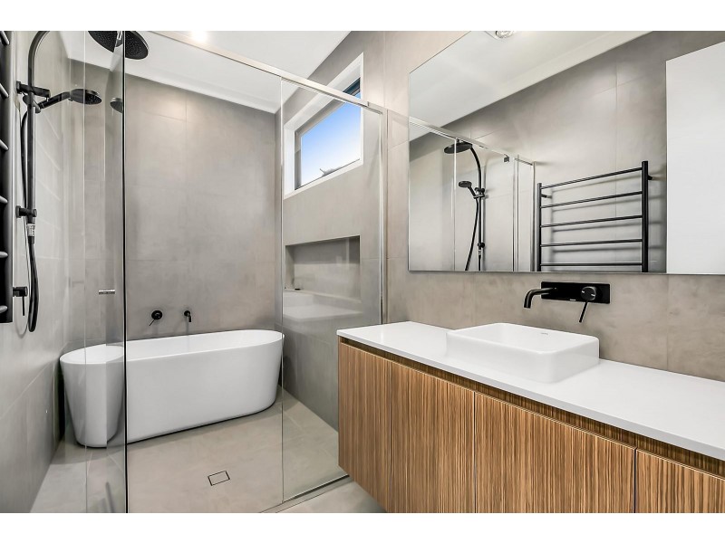 40 Melbourne Avenue, Camp Hill QLD 4152