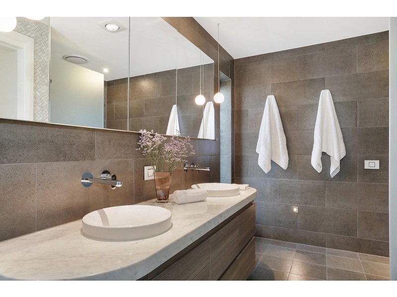 8/252 Swann Road, Taringa QLD 4068