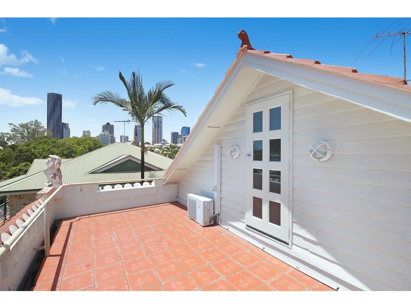 80 Victoria Street, Spring Hill QLD 4000