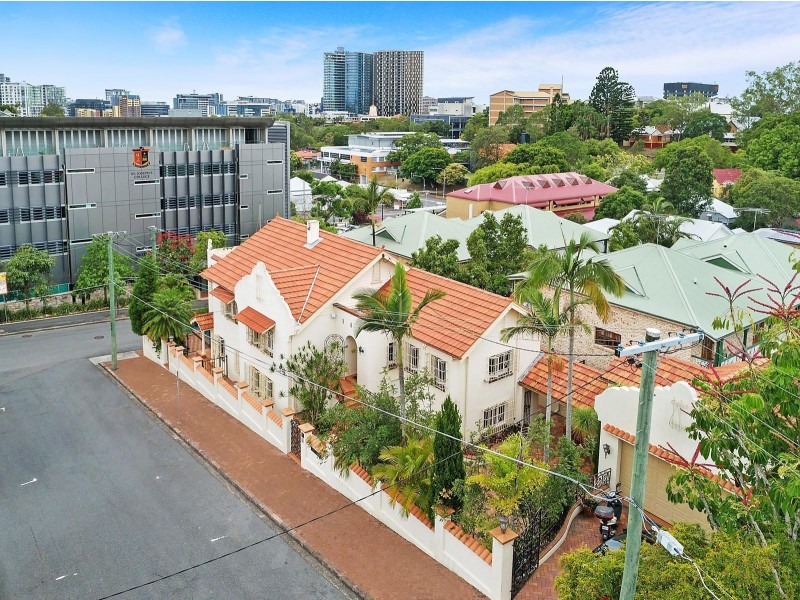80 Victoria Street, Spring Hill QLD 4000