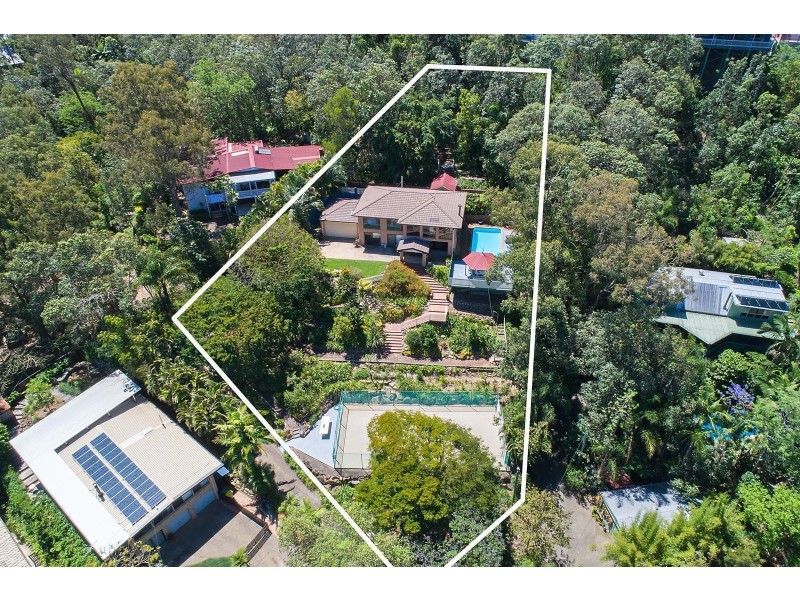 11 Camden Court, Arana Hills QLD 4054