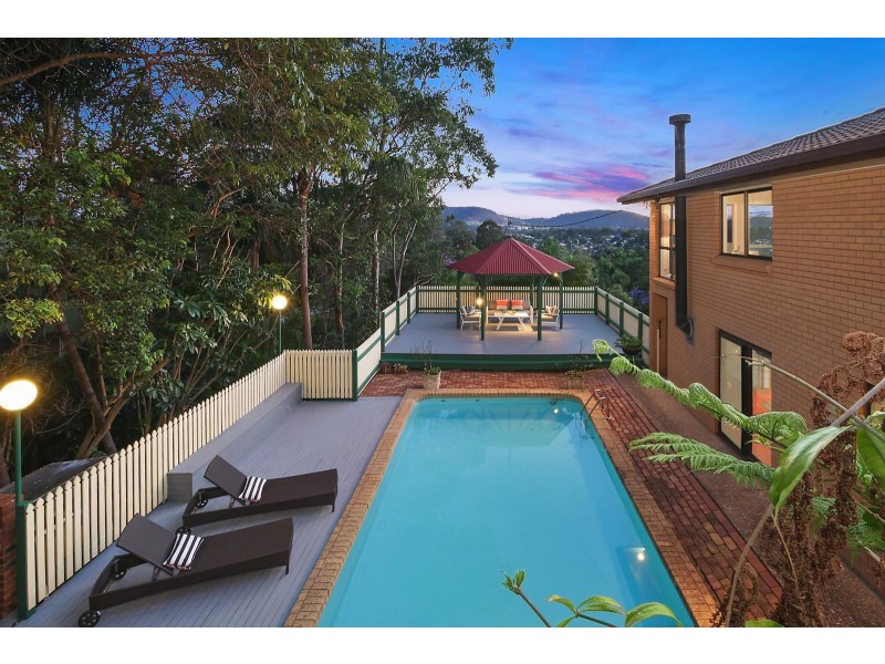 11 Camden Court, Arana Hills QLD 4054