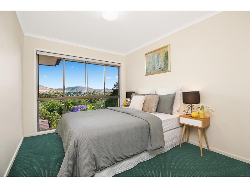 11 Camden Court, Arana Hills QLD 4054