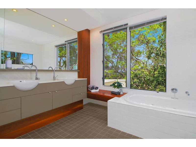 46 Outlook Crescent, Bardon QLD 4065