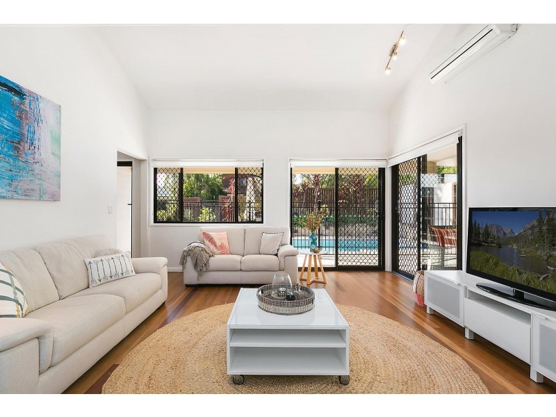 19 Sleaford Street, Chapel Hill QLD 4069