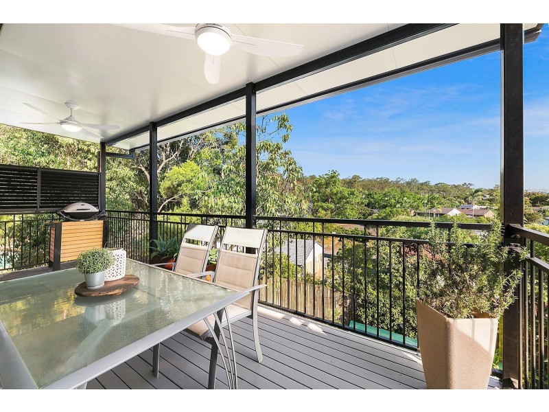 19 Sleaford Street, Chapel Hill QLD 4069