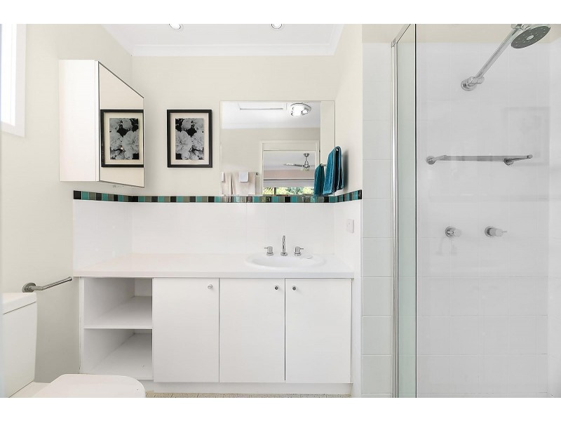 19 Sleaford Street, Chapel Hill QLD 4069