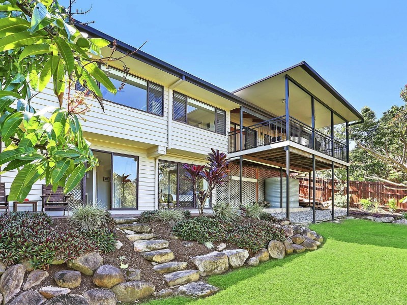 19 Sleaford Street, Chapel Hill QLD 4069