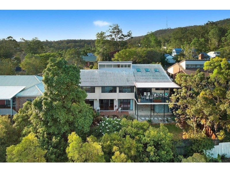 19 Sleaford Street, Chapel Hill QLD 4069